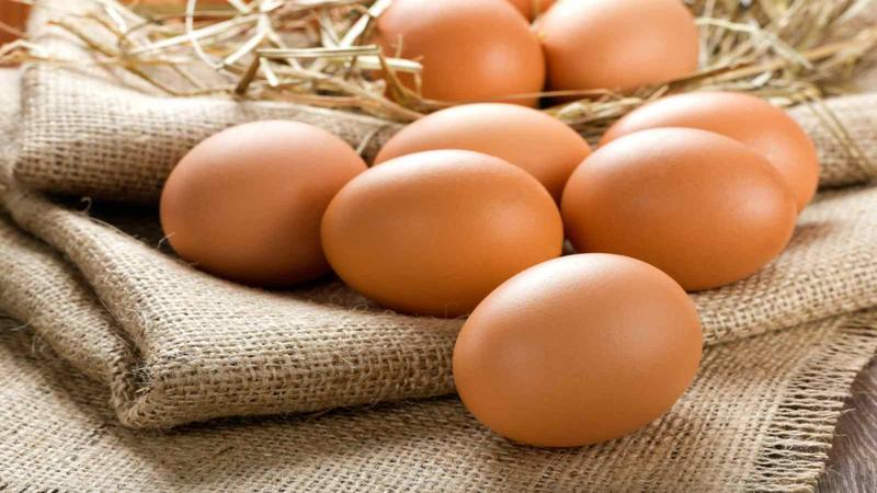 Trứng cung cấp protein, biotin, kẽm, selen cần thiết cho sự phát triển của tóc