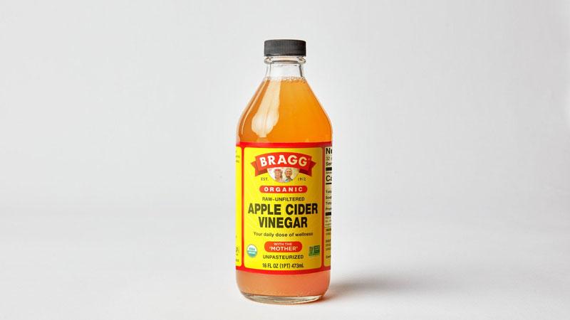 . Giấm táo Bragg được làm từ táo canh tác hoàn toàn tự nhiên, không biến đổi gen GMO.