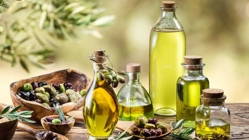 Lợi ích của dầu oliu là gì? Dầu oliu ăn sống được không 1