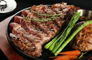 Thịt bò cung cấp một hàm lượng calo cao hơn so với các loại thịt cá, thịt trắng khác